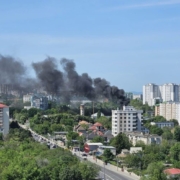 foto video fum dens in capitala pompierii au intervenit pe teritoriul unei vinarii din oras 39c3785