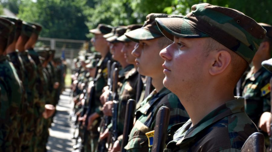 FOTO Tinerii încorporați recent în Armata Naţională au jurat credință Patriei