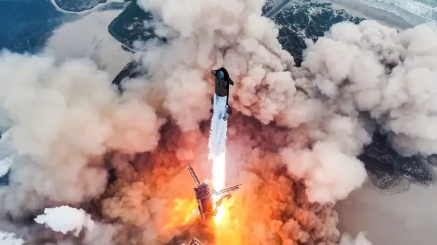 FOTO, VIDEO Racheta Starship a Space X a fost lansată în cel de-al patrulea zbor de probă