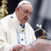papa francisc le a transmis preotilor sa tina predici scurte ca sa nu adoarma oamenii la slujbe 7884643