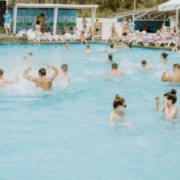 piscinele din capitala pline cu ochi in weekend 40b9aac