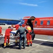 premiera pentru r moldova un pacient transportat la chisinau cu avionul smurd romania 05ad4da