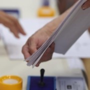 sondaj in frantsa extrema dreapta conduce in intentsiile de vot pentru alegerile anticipate 8ab968e