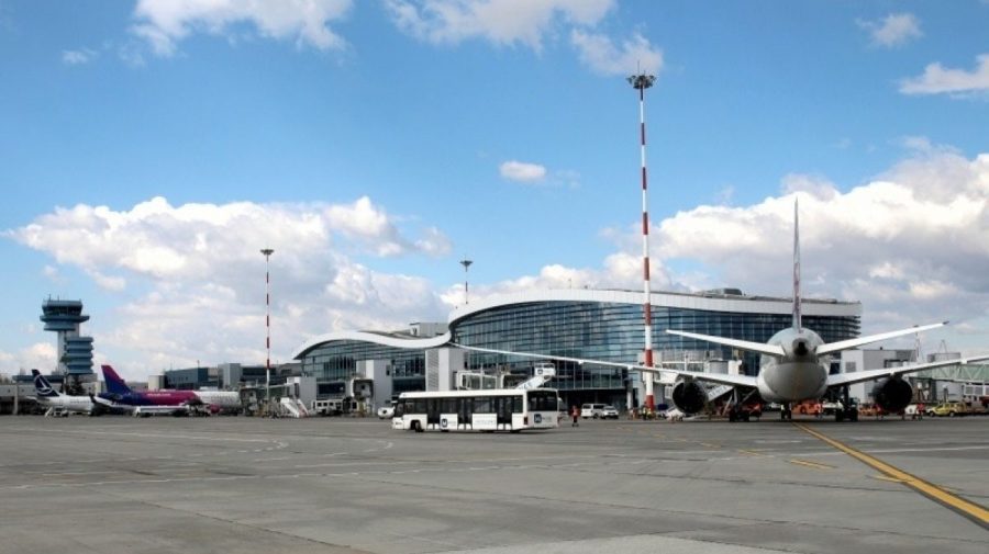 SRI, pe Aeroportul Otopeni, după ce avionul Yerevan-Chișinău a fost deturnat. Pirotehniștii intervin