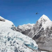 video o drona a facut prima livrare din lume pe muntele everest la peste 6000 metri altitudine ae62372