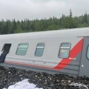 video rusia 20 de oameni au fost raniti dupa ce trenul a deraiat 49e26a2