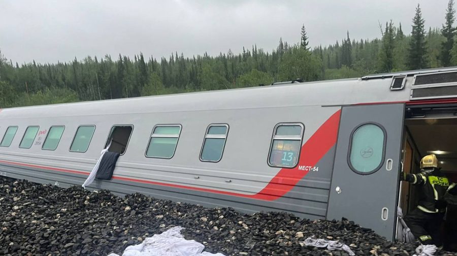 VIDEO Rusia: 20 de oameni au fost răniți după ce trenul a deraiat