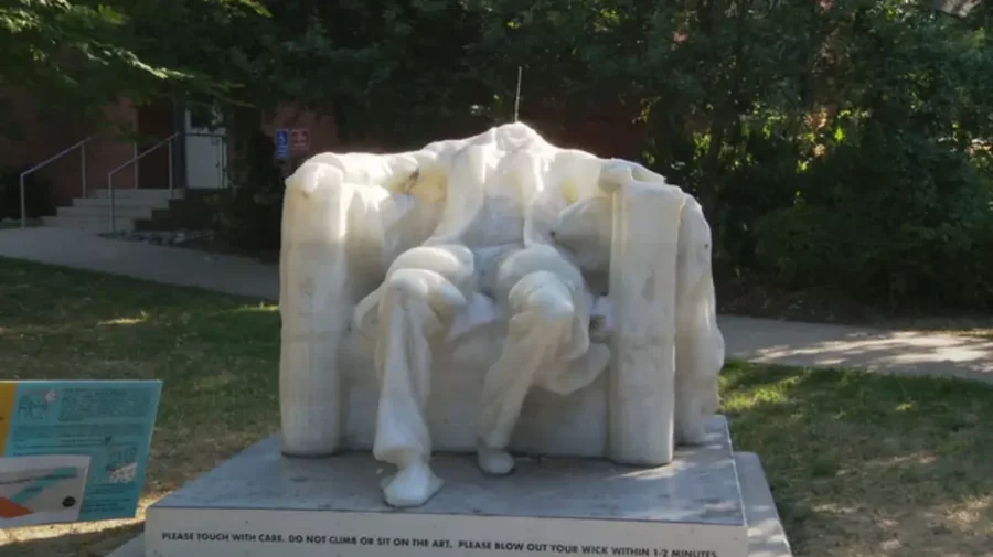 VIDEO Statuia de ceară a lui Abraham Lincoln a rămas fără cap. S-a topit de la temperaturile de foc din Washington